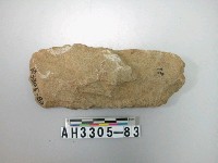 藏品(中長條形打製石斧)的圖片